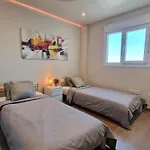Emerald Apartment - Spacious Modern 2 Bedroom