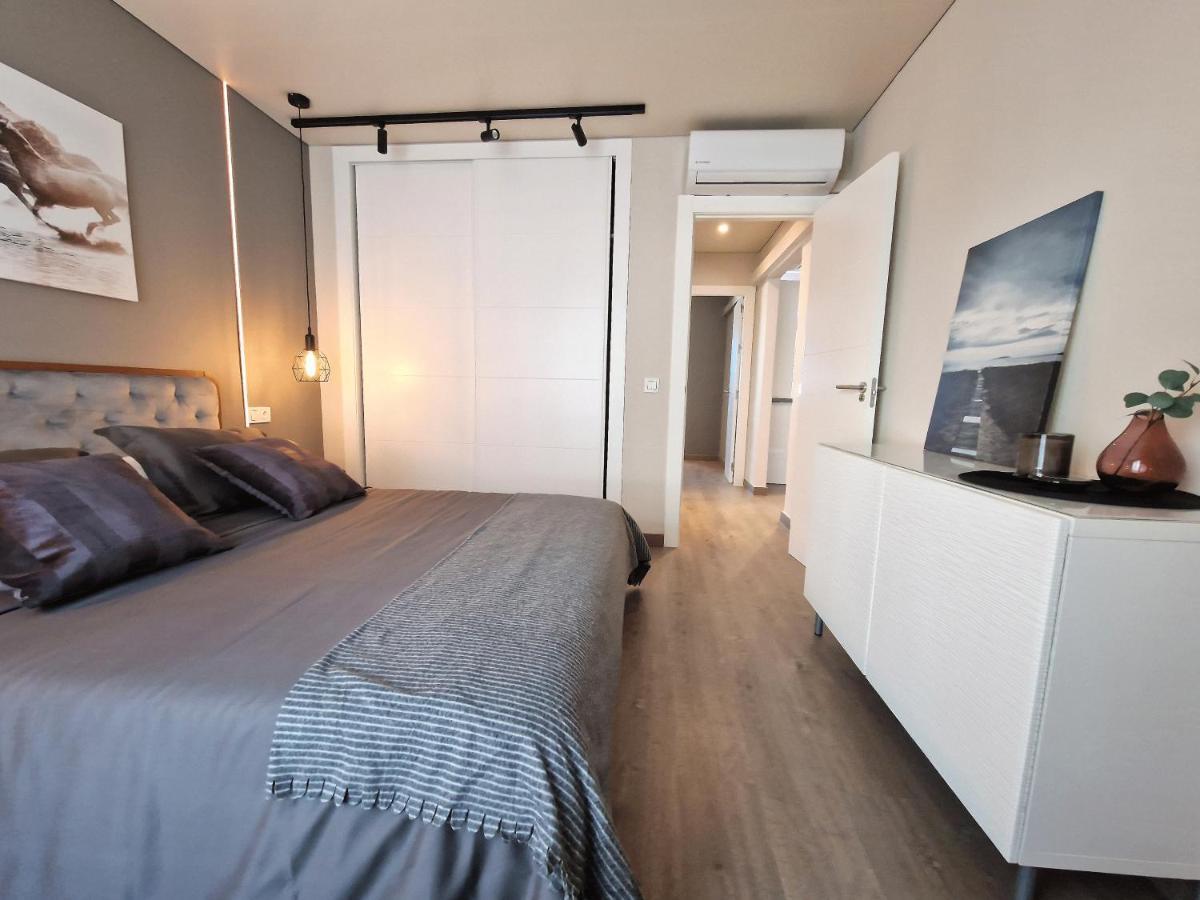 Emerald - Spacious Modern 2 Bedroom Apartment